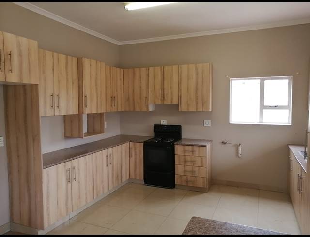 2 BEDROOM FLAT TO LET IN INANDA